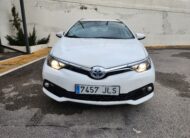 TOYOTA Auris TOURING