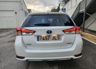 TOYOTA Auris TOURING