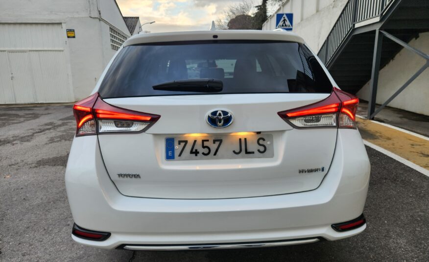 TOYOTA Auris TOURING