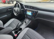 TOYOTA Auris TOURING