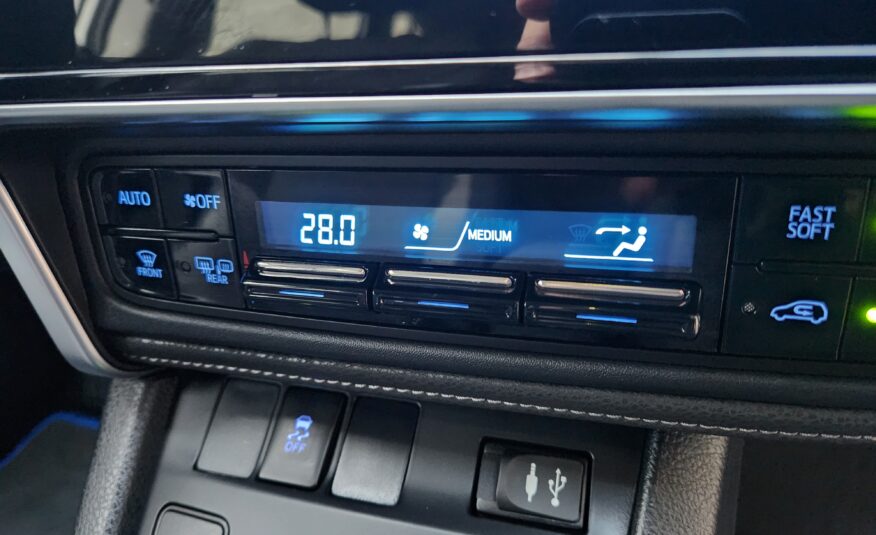 TOYOTA Auris TOURING