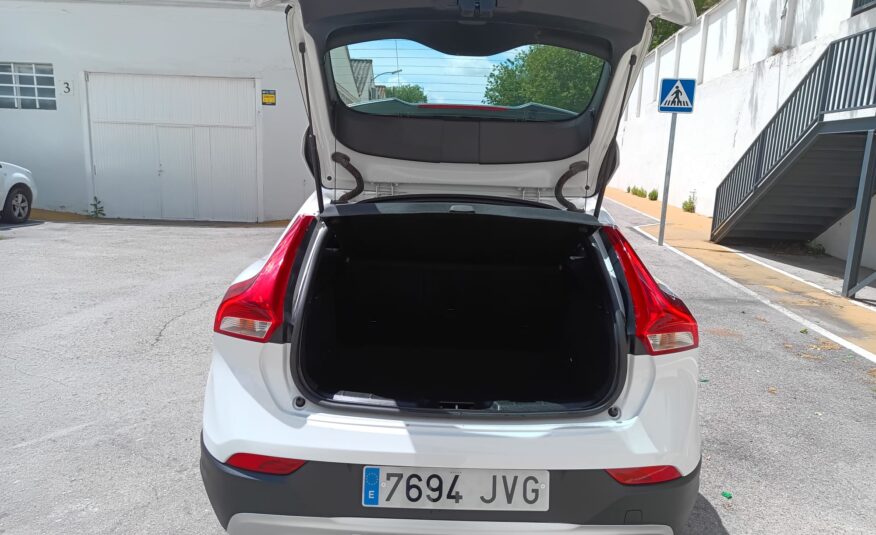 VOLVO V40 CROSS COUNTRY