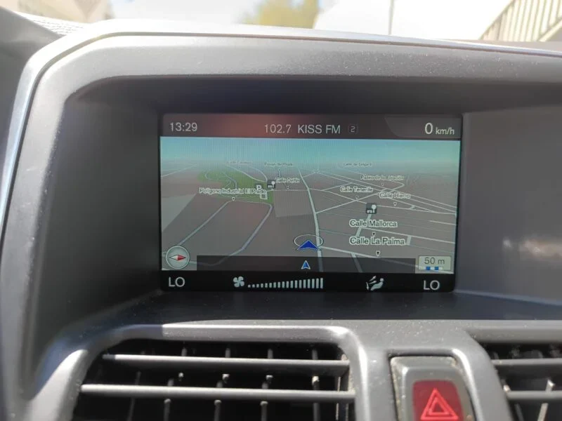 VOLVO XC60 2.0 D3 MOMENTUM AUTO