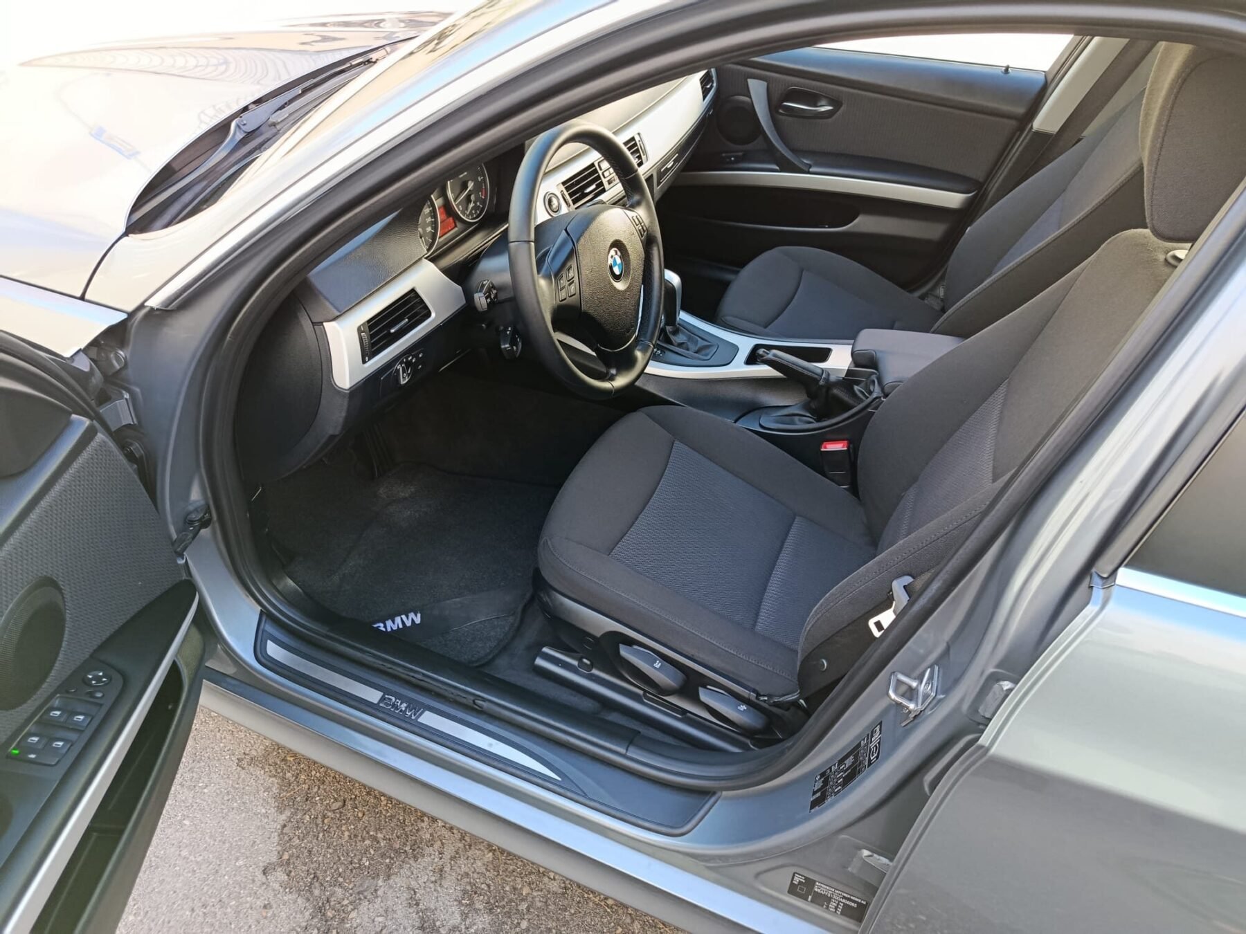 BMW Serie 3 318i E90