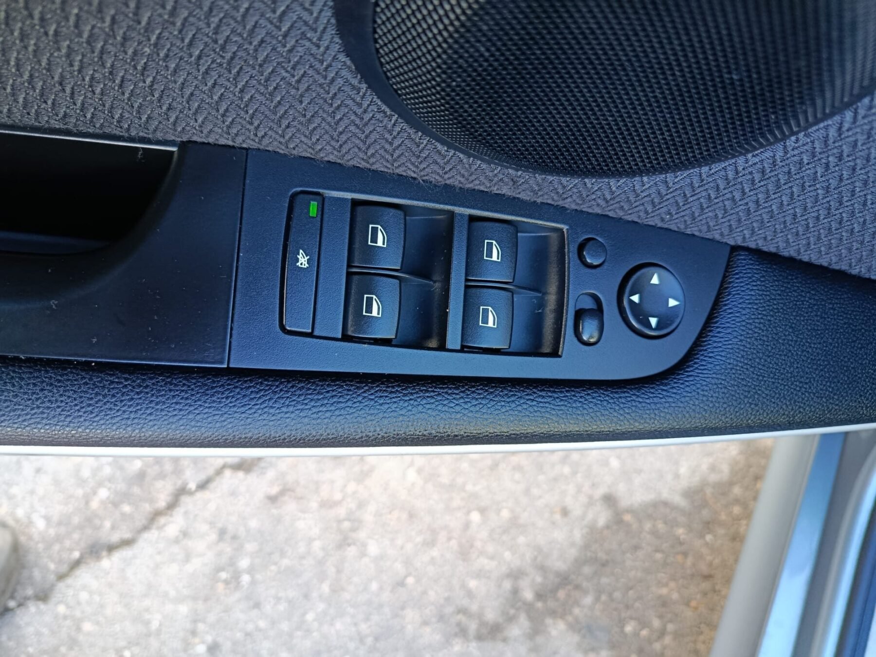 BMW Serie 3 318i E90