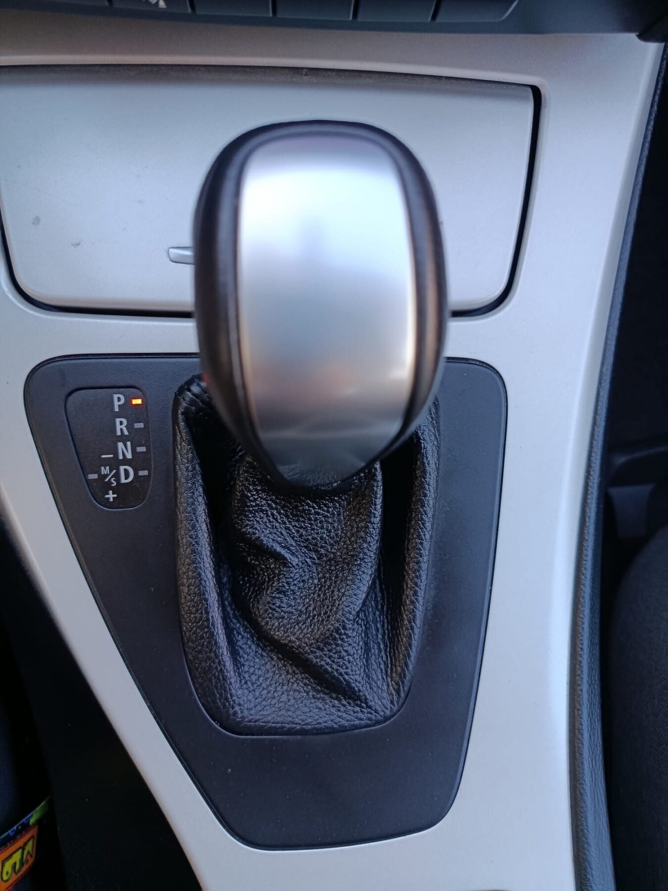 BMW Serie 3 318i E90