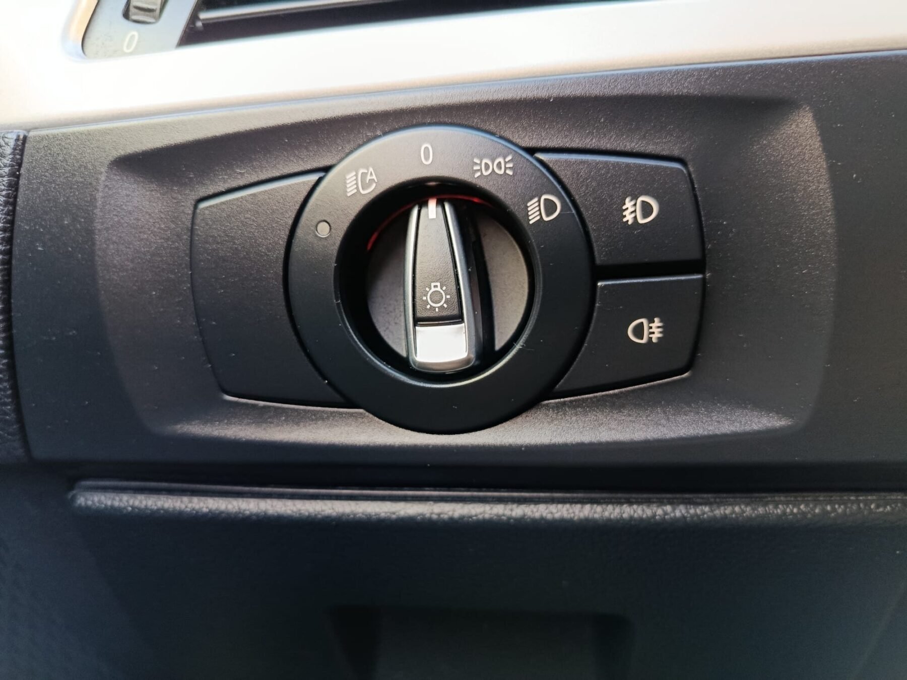 BMW Serie 3 318i E90