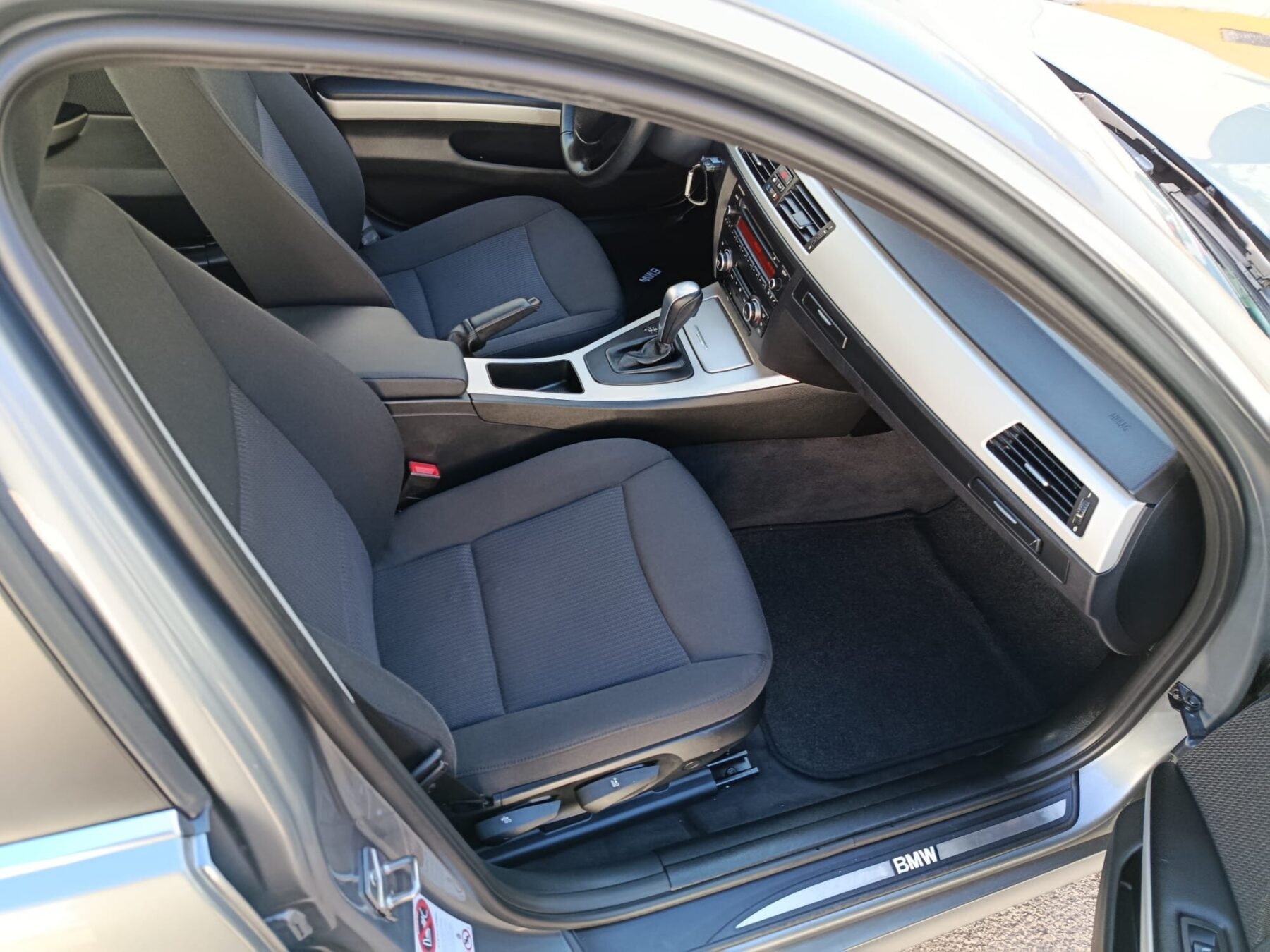 BMW Serie 3 318i E90