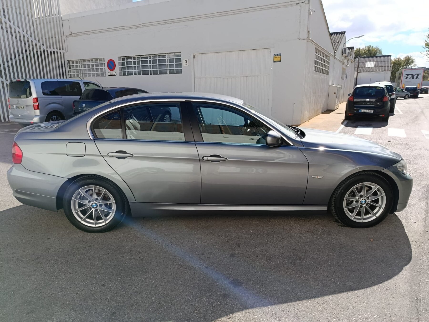 BMW Serie 3 318i E90