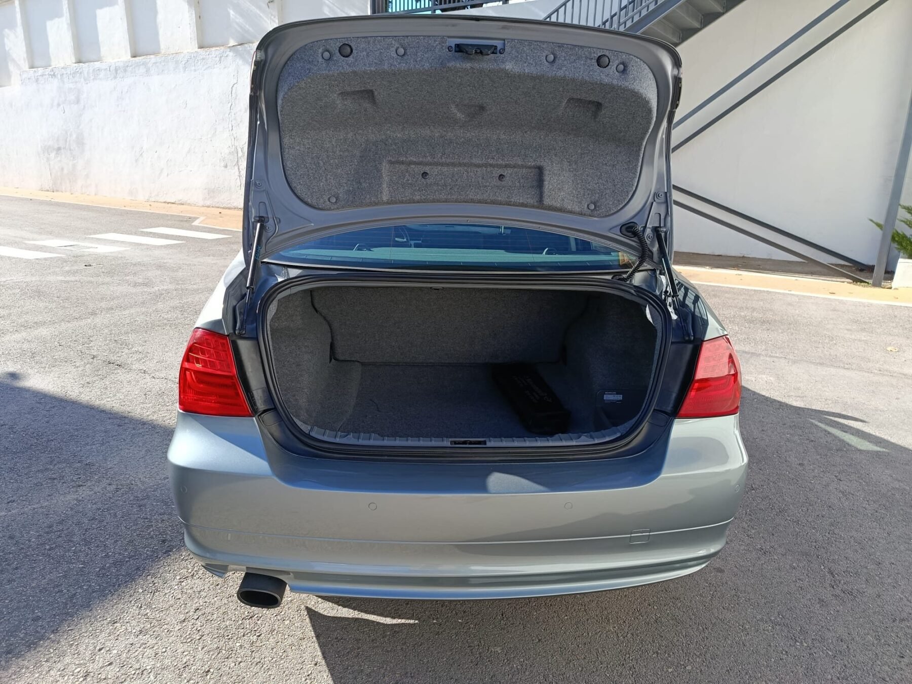 BMW Serie 3 318i E90