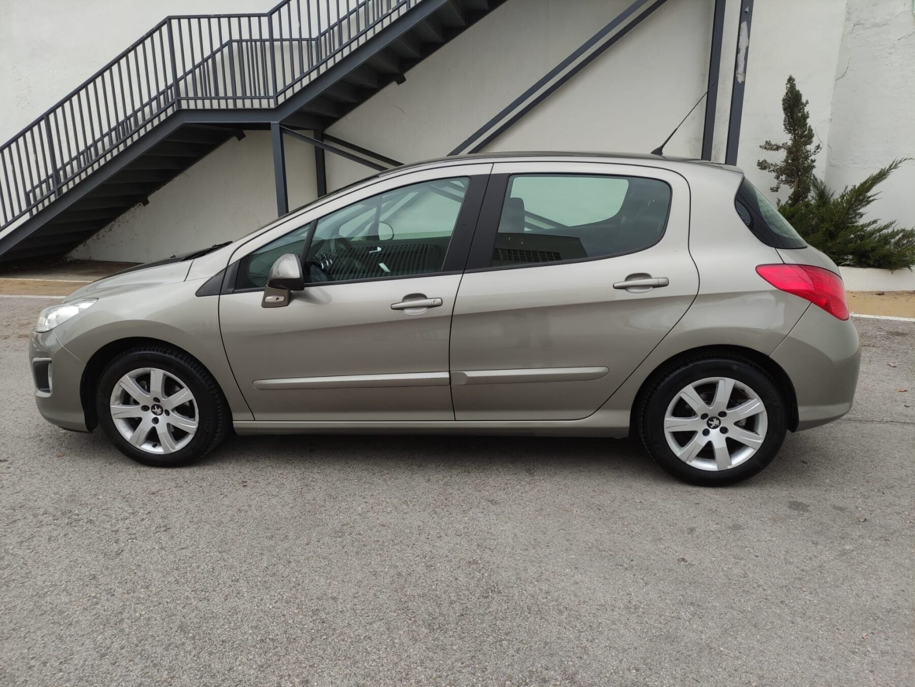 PEUGEOT 308 Active 1.6 VTi 120