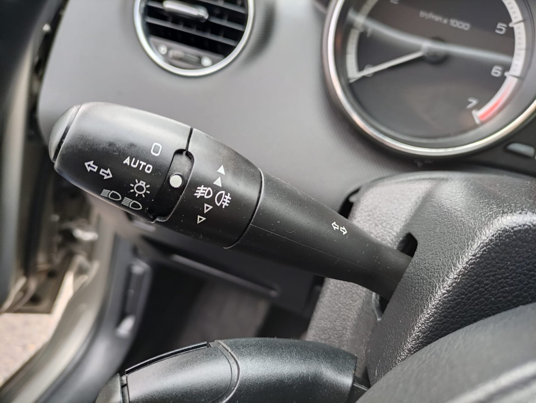 PEUGEOT 308 Active 1.6 VTi 120