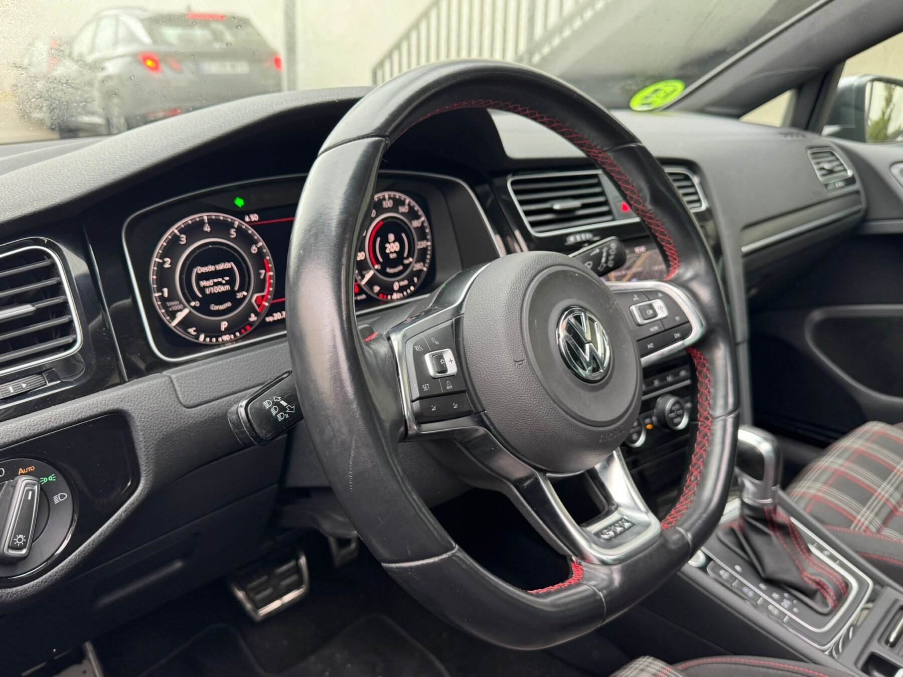 VOLKSWAGEN GOLF GTI Performance 2.0 TSI 180kW 245CV