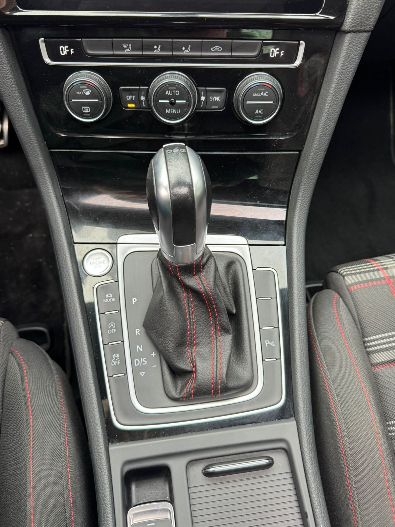 VOLKSWAGEN GOLF GTI Performance 2.0 TSI 180kW 245CV