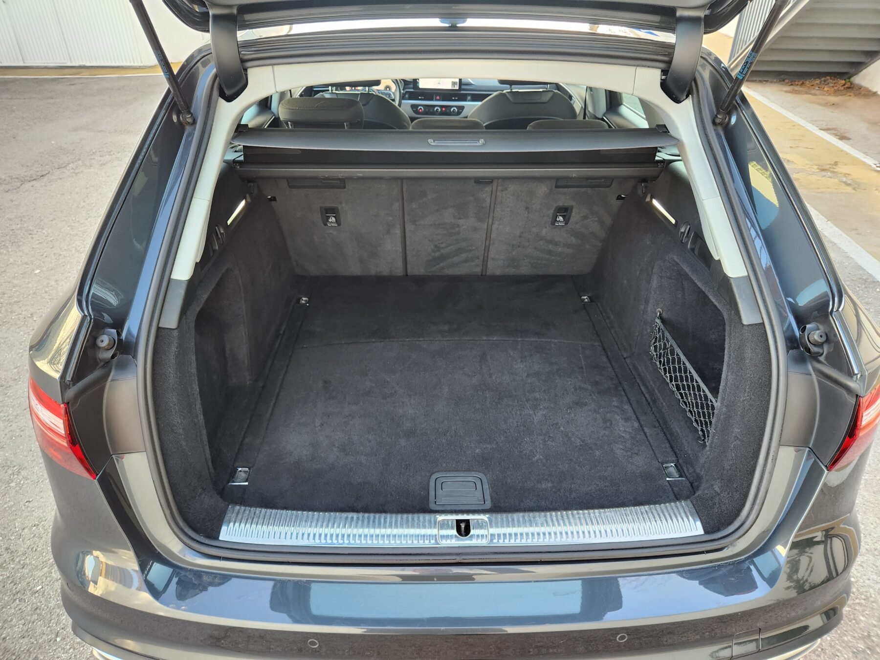 AUDI A4 AVANT 30 TDI S TRONIC