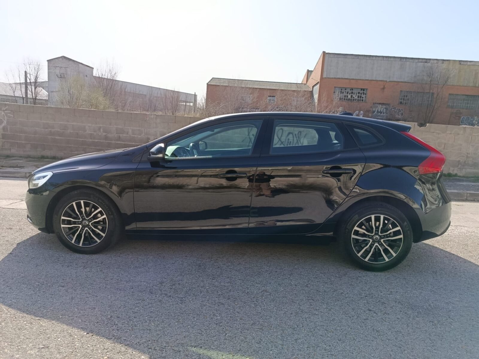 VOLVO V40 2.0 D2