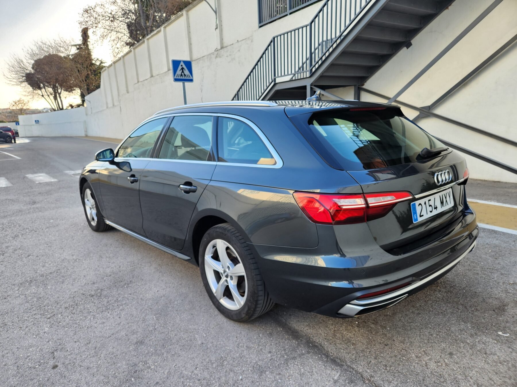 AUDI A4 AVANT 30 TDI S TRONIC