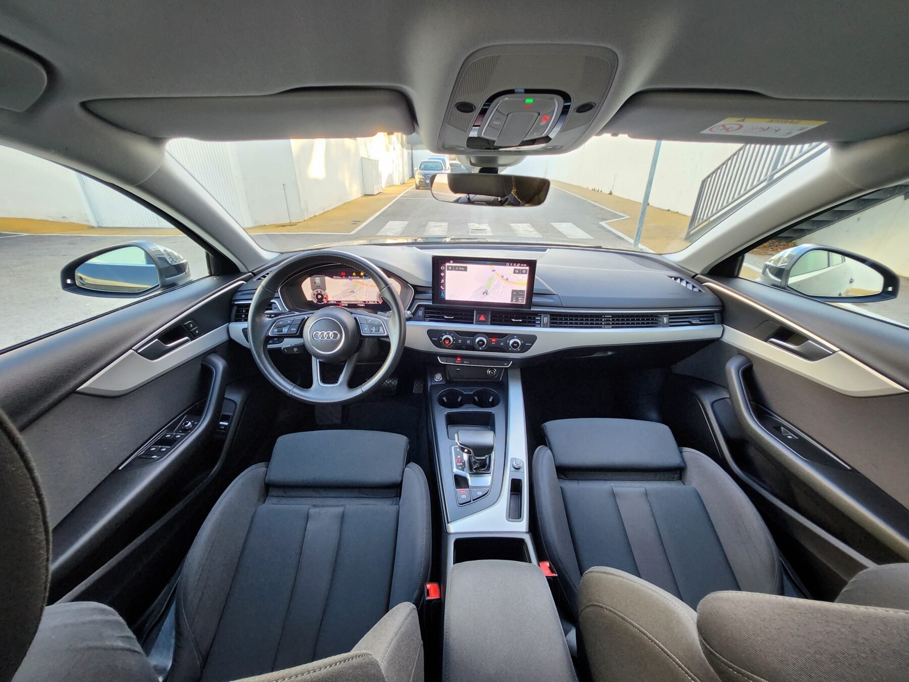 AUDI A4 AVANT 30 TDI S TRONIC