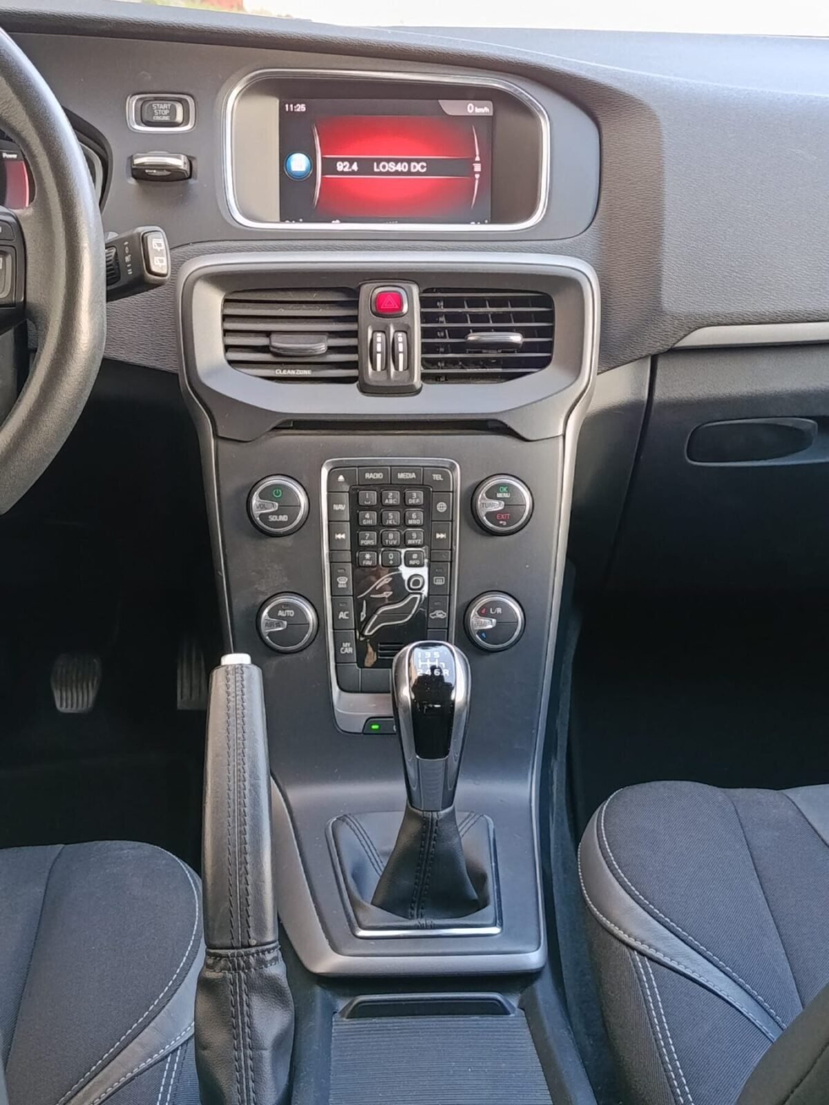 VOLVO V40 2.0 D2
