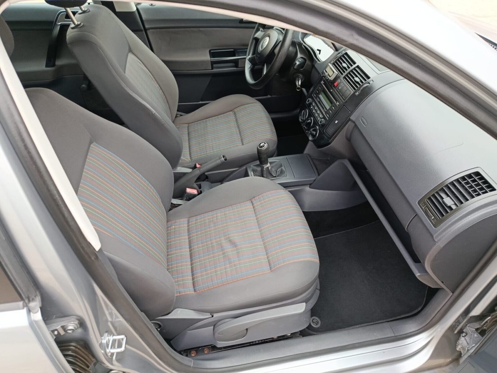 VOLKSWAGEN POLO  1.4 Advance