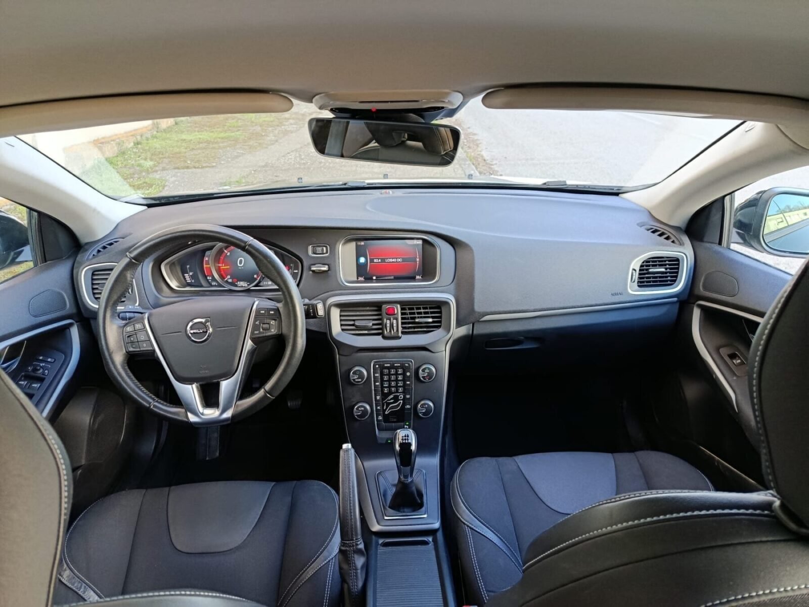 VOLVO V40 2.0 D2