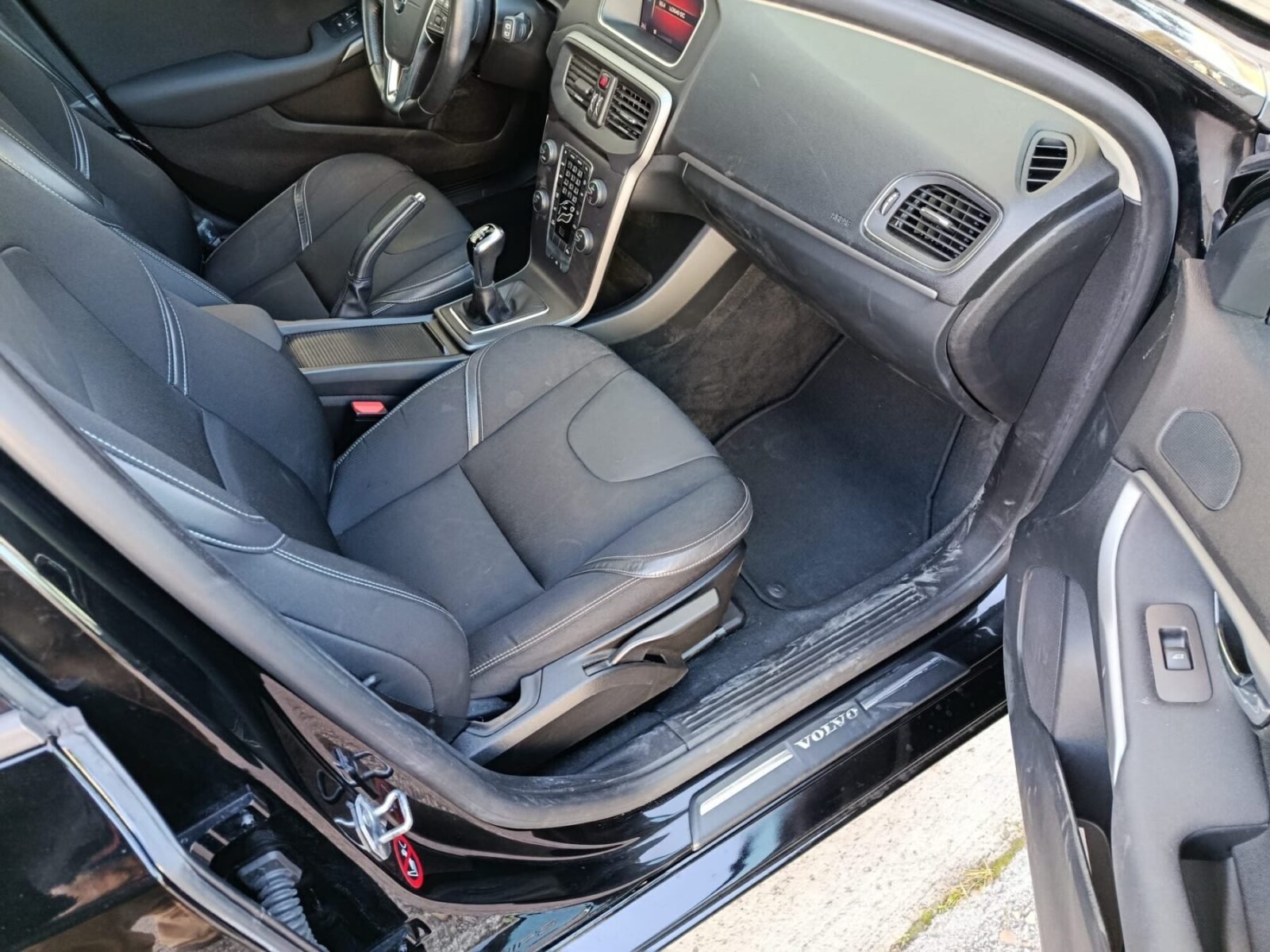 VOLVO V40 2.0 D2