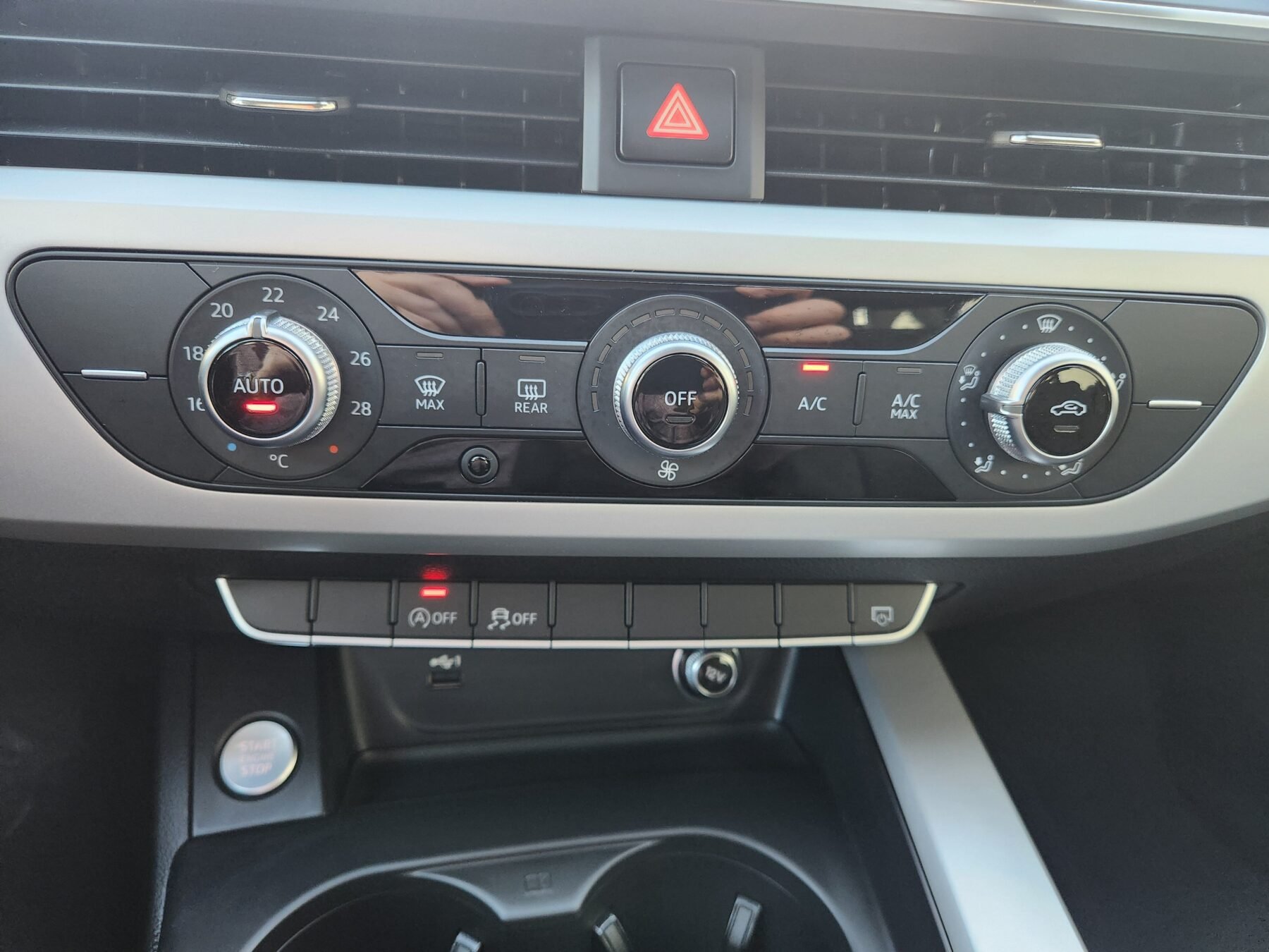 AUDI A4 AVANT 30 TDI S TRONIC