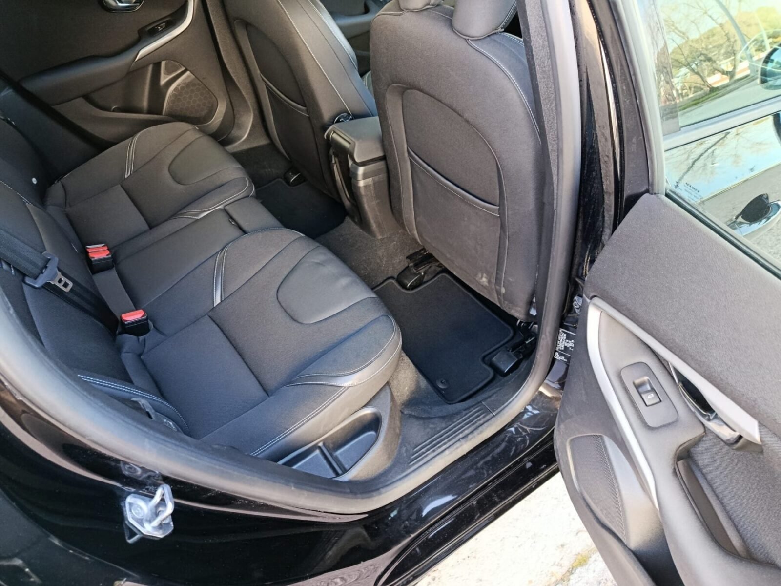 VOLVO V40 2.0 D2
