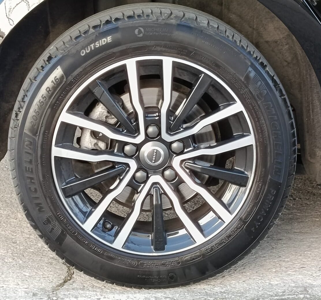 VOLVO V40 2.0 D2