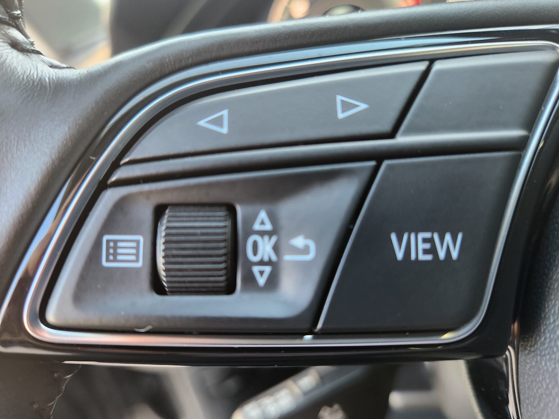 AUDI A4 AVANT 30 TDI S TRONIC