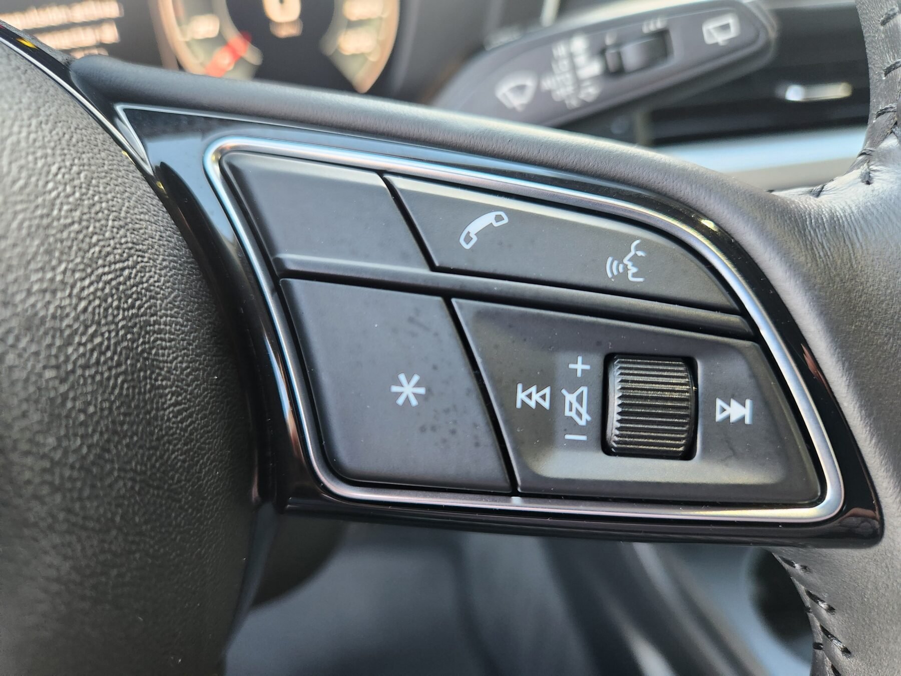 AUDI A4 AVANT 30 TDI S TRONIC