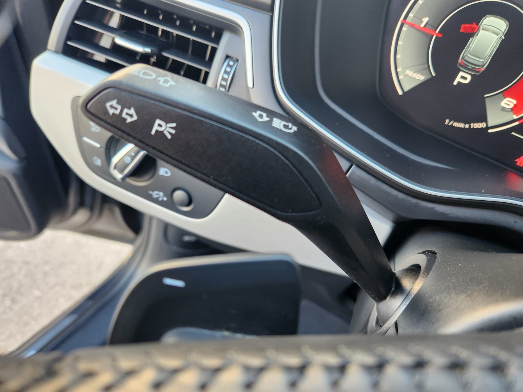 AUDI A4 AVANT 30 TDI S TRONIC