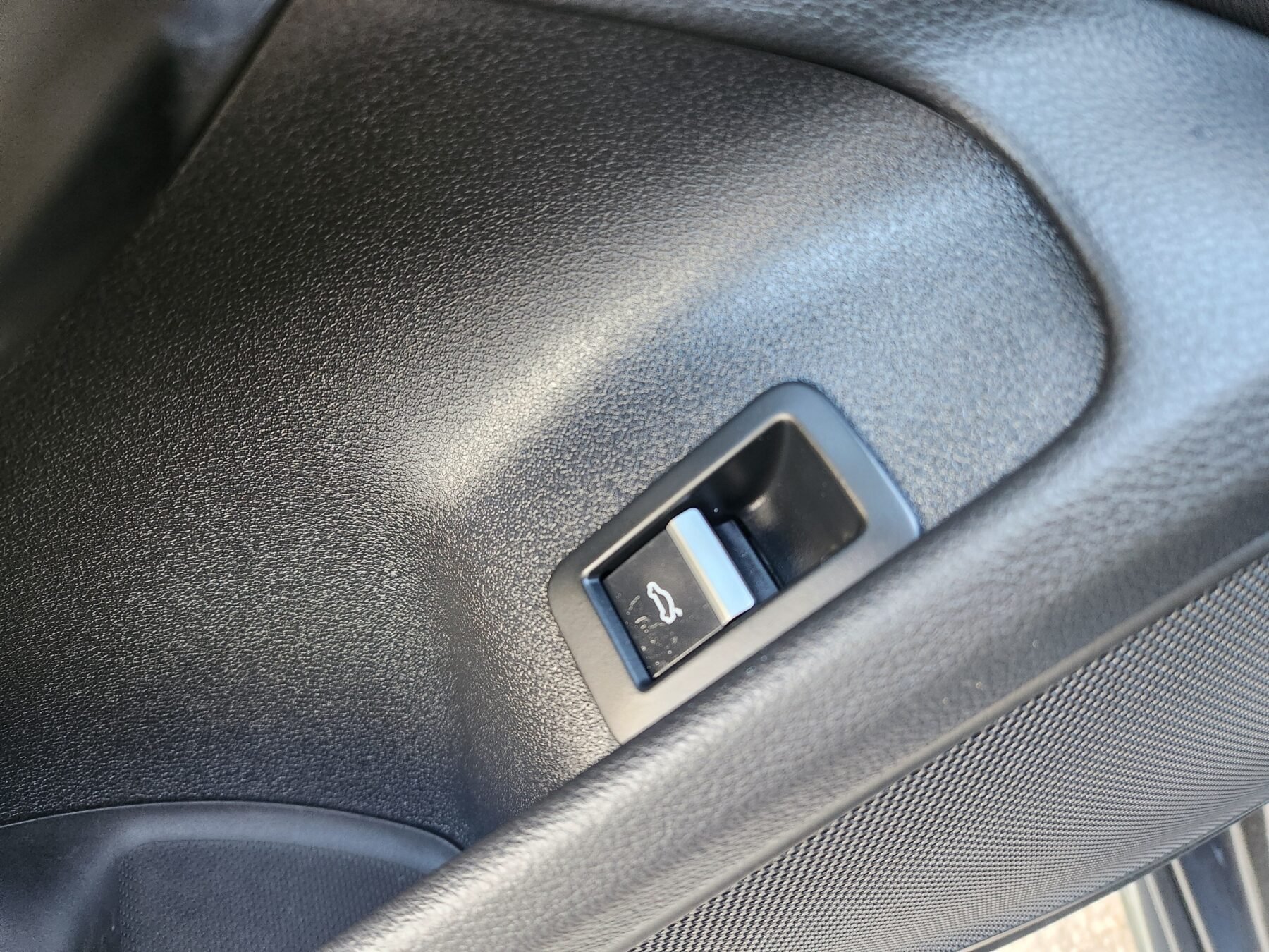 AUDI A4 AVANT 30 TDI S TRONIC