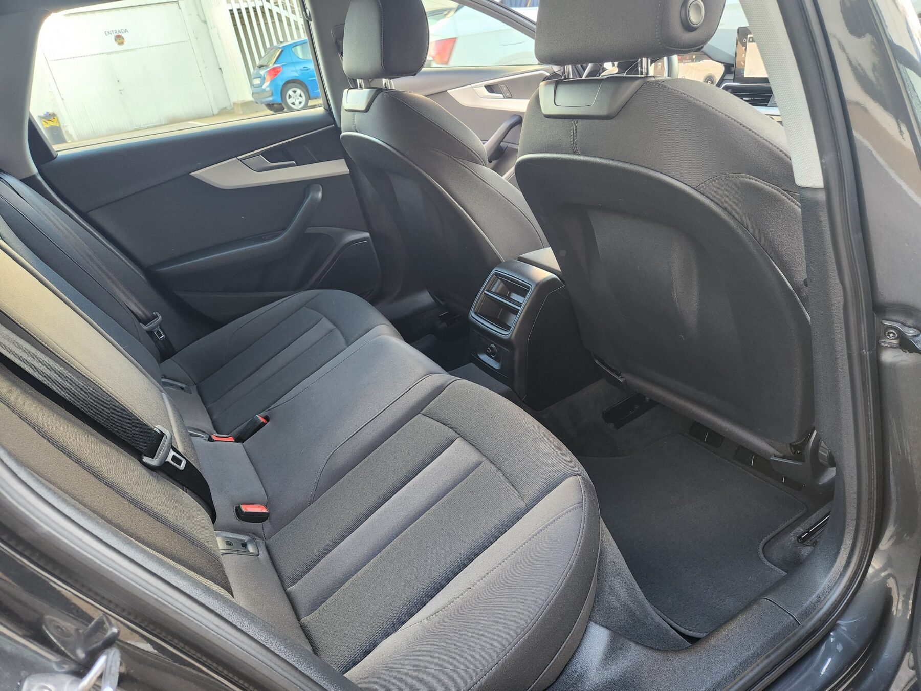 AUDI A4 AVANT 30 TDI S TRONIC