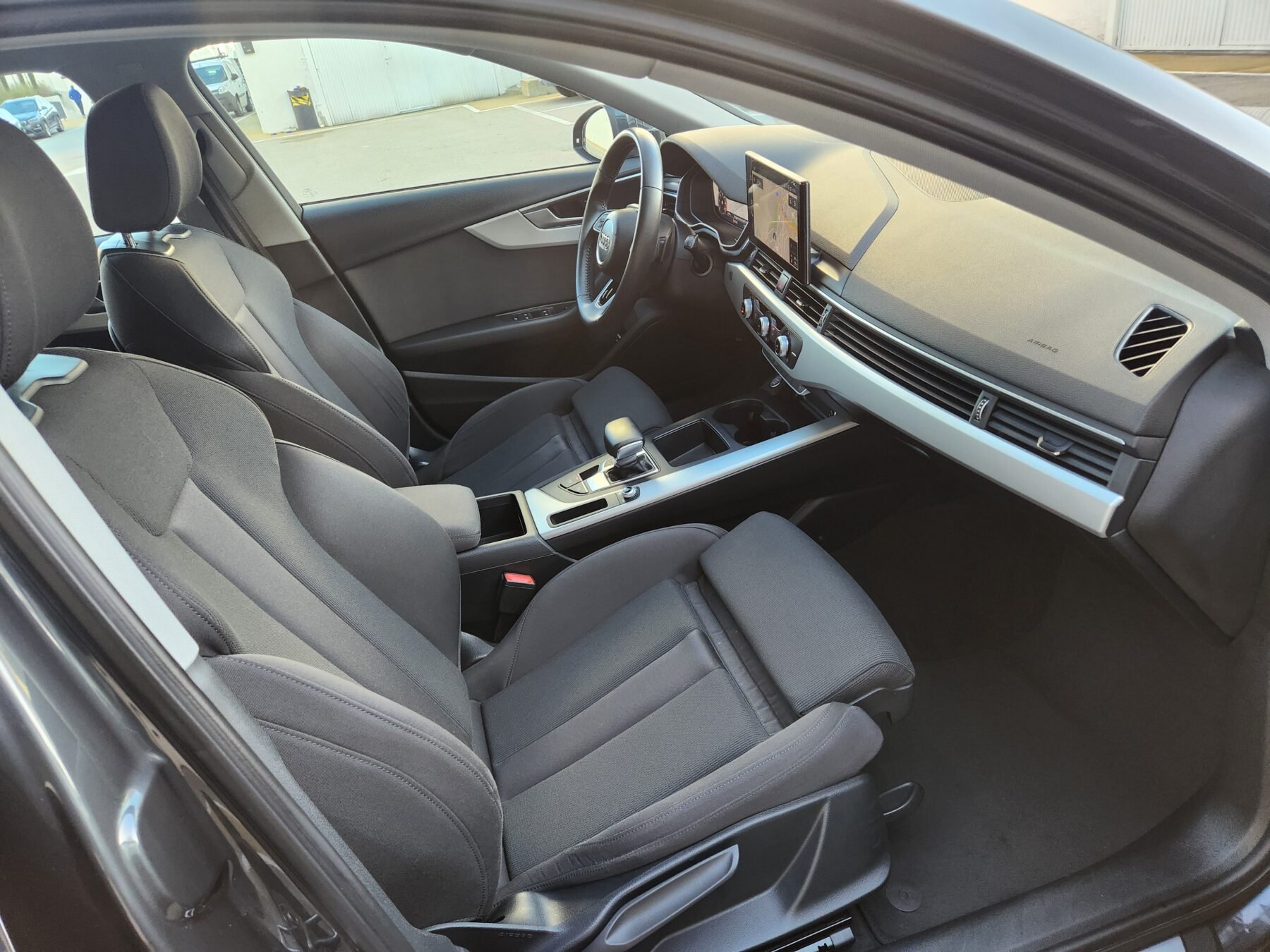 AUDI A4 AVANT 30 TDI S TRONIC