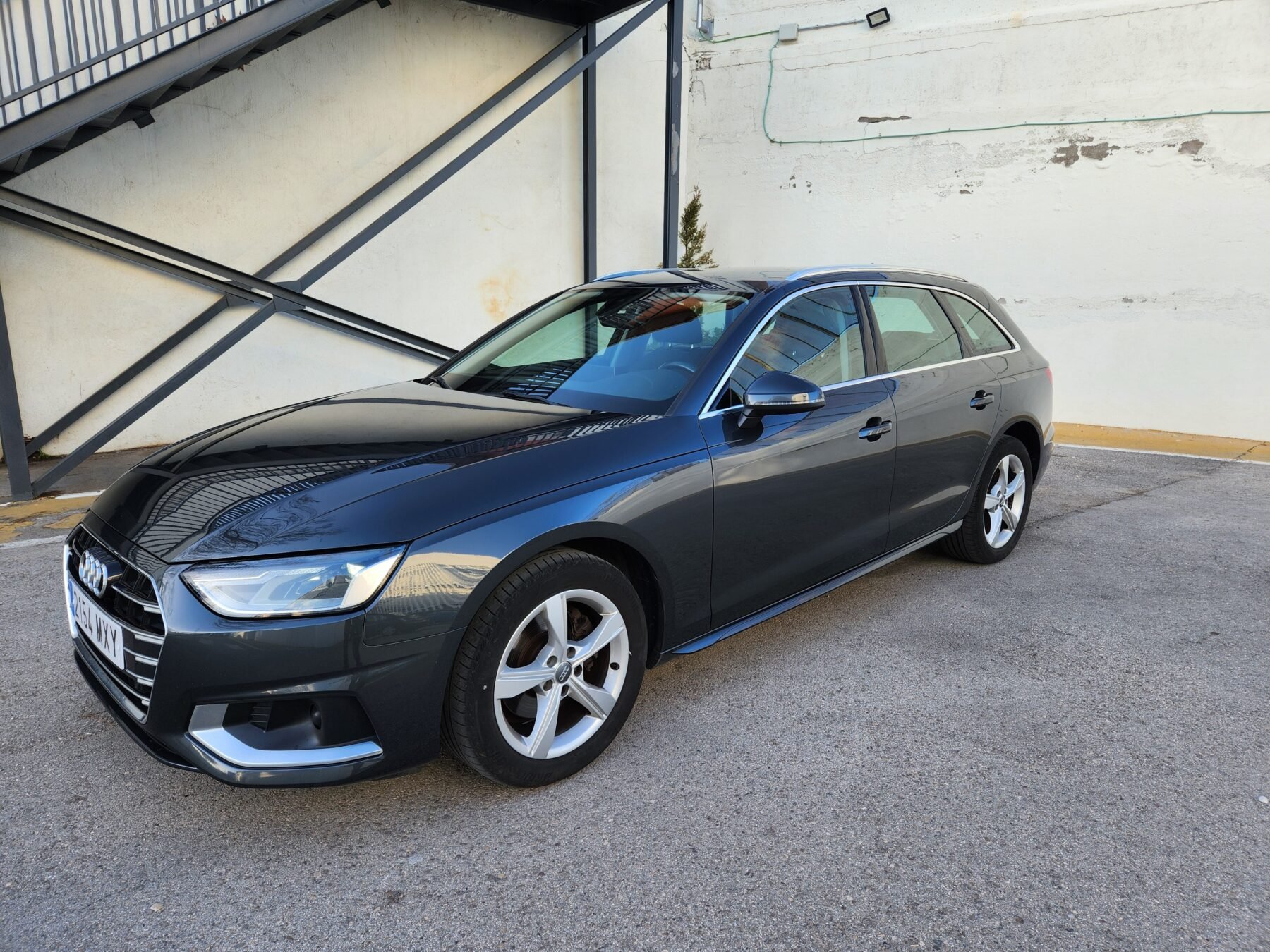 AUDI A4 AVANT 30 TDI S TRONIC