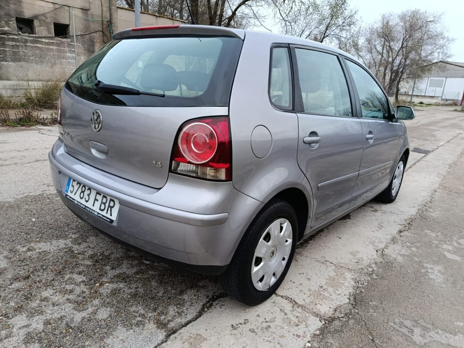 VOLKSWAGEN POLO  1.4 Advance