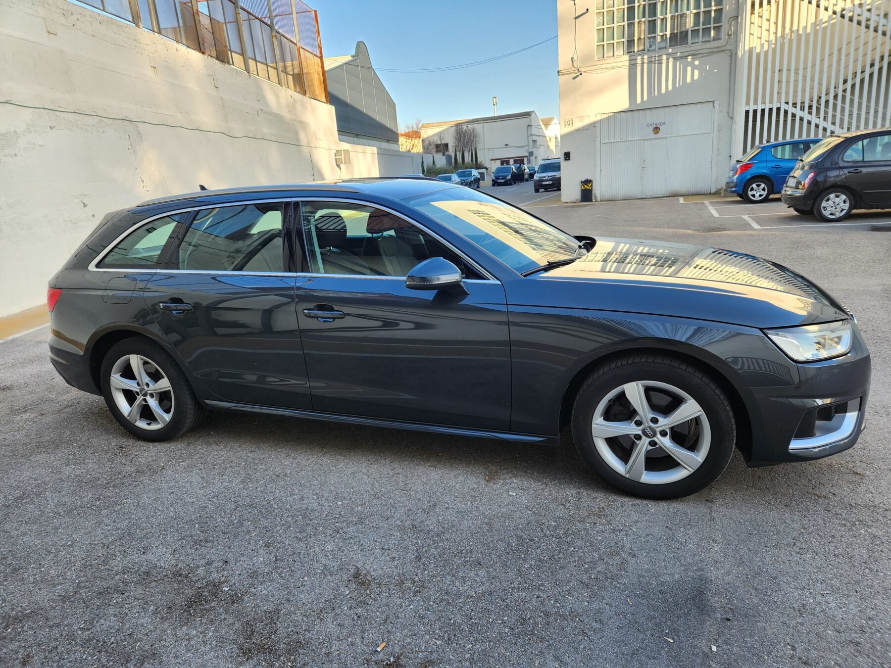 AUDI A4 AVANT 30 TDI S TRONIC