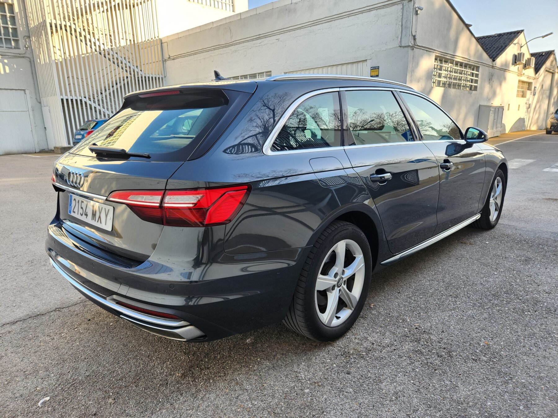AUDI A4 AVANT 30 TDI S TRONIC