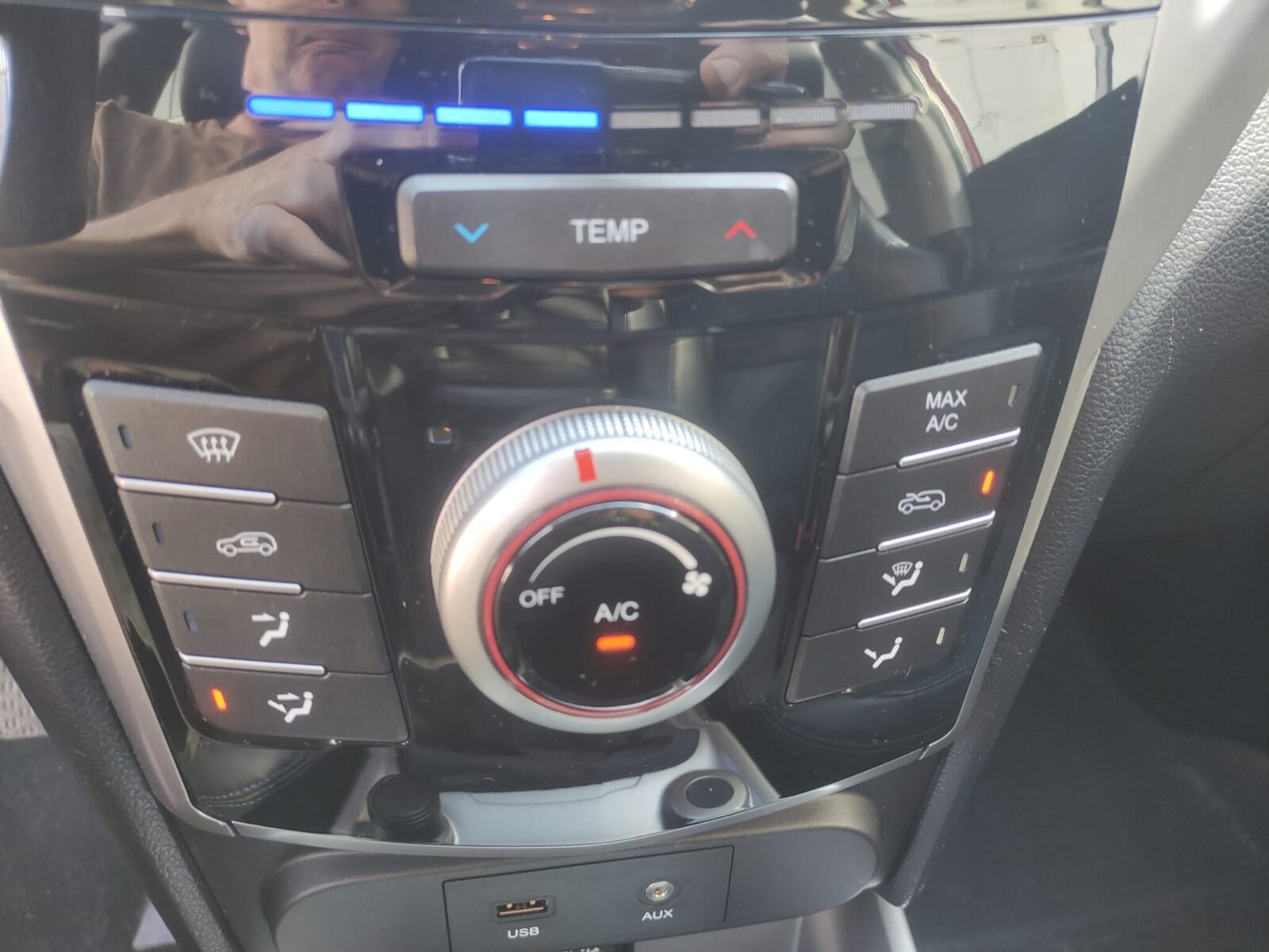 SSANGYONG TIVOLI G16 LIMITED 4X2