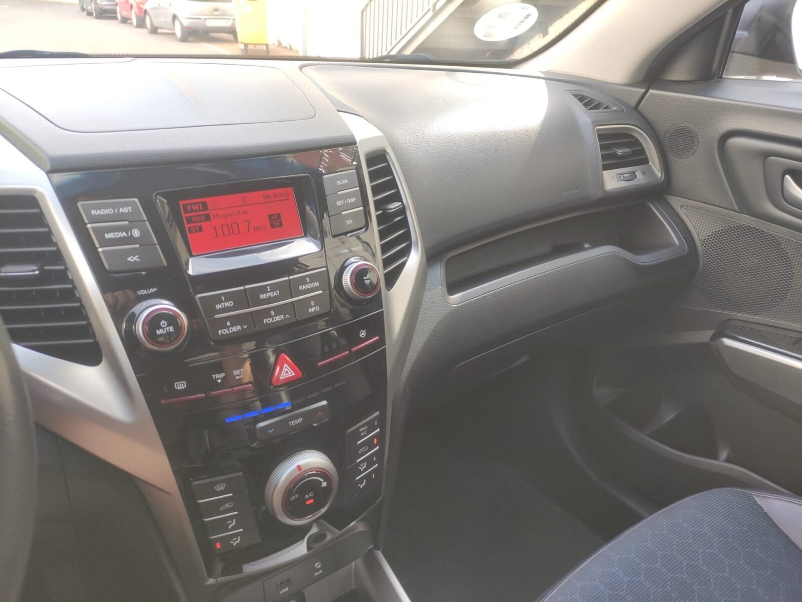 SSANGYONG TIVOLI G16 LIMITED 4X2