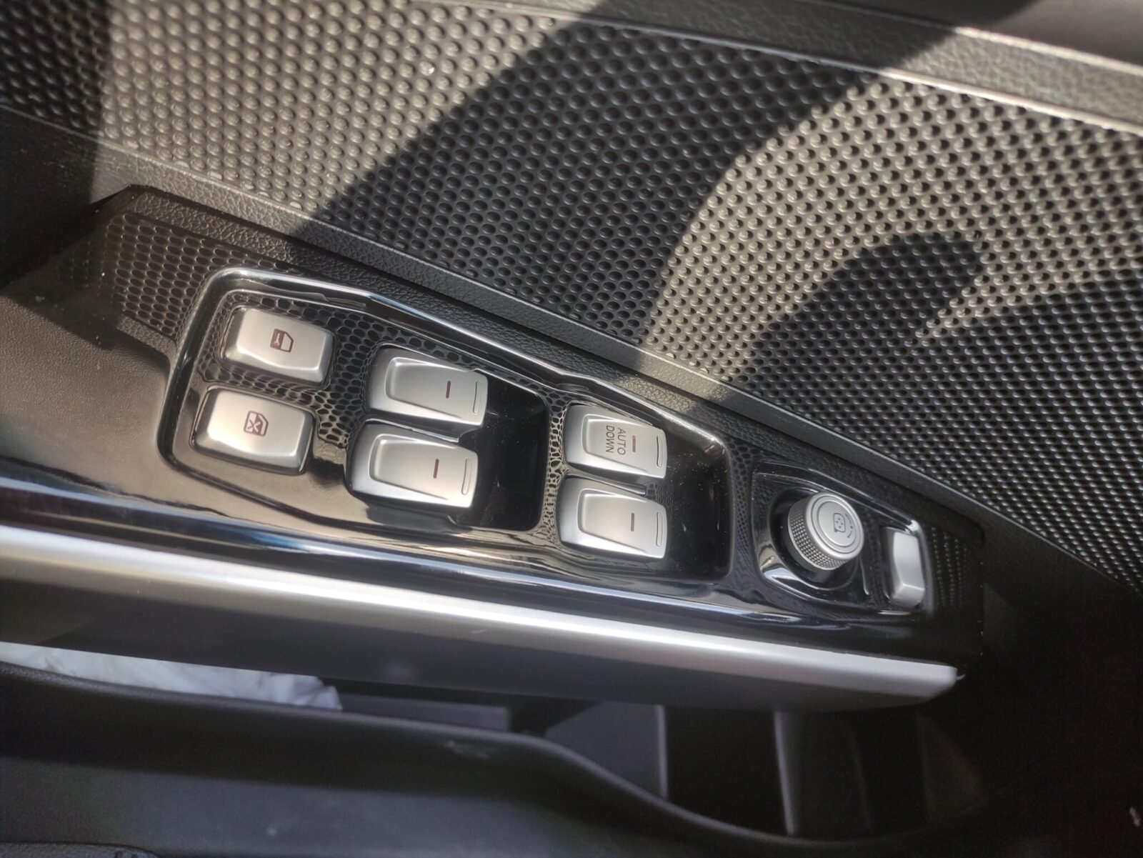 SSANGYONG TIVOLI G16 LIMITED 4X2
