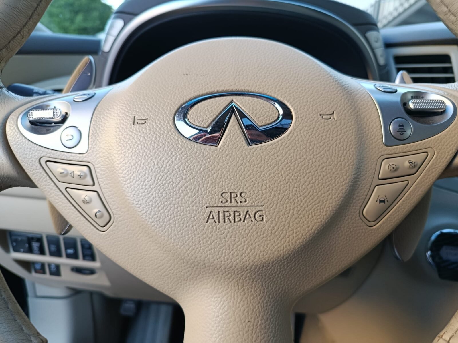 INFINITI QX70 PREMIUM
