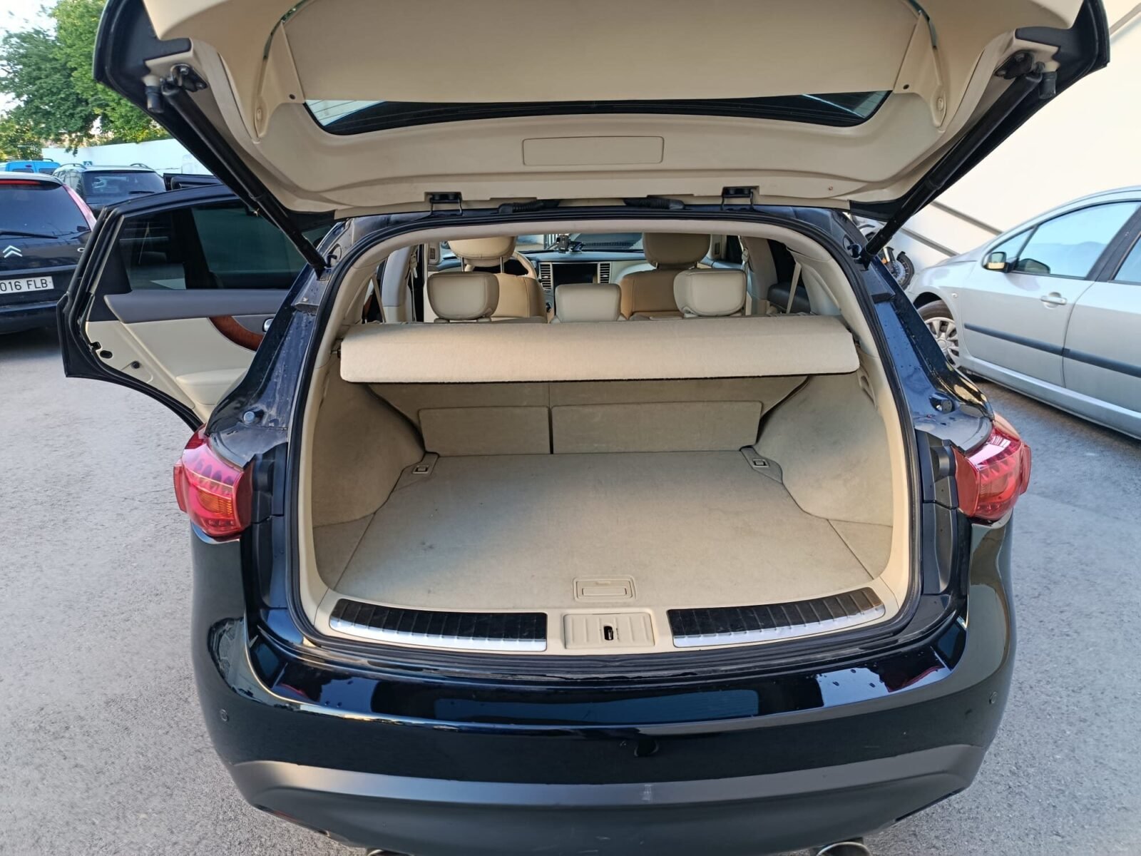 INFINITI QX70 PREMIUM