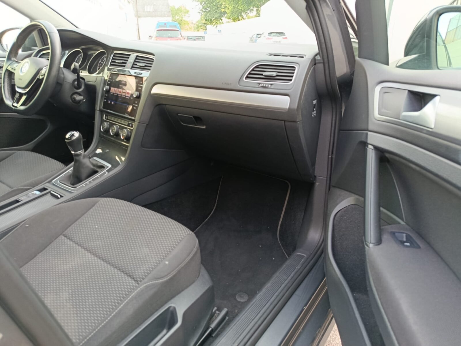 VOLKSWAGEN GOLF Last Edition 