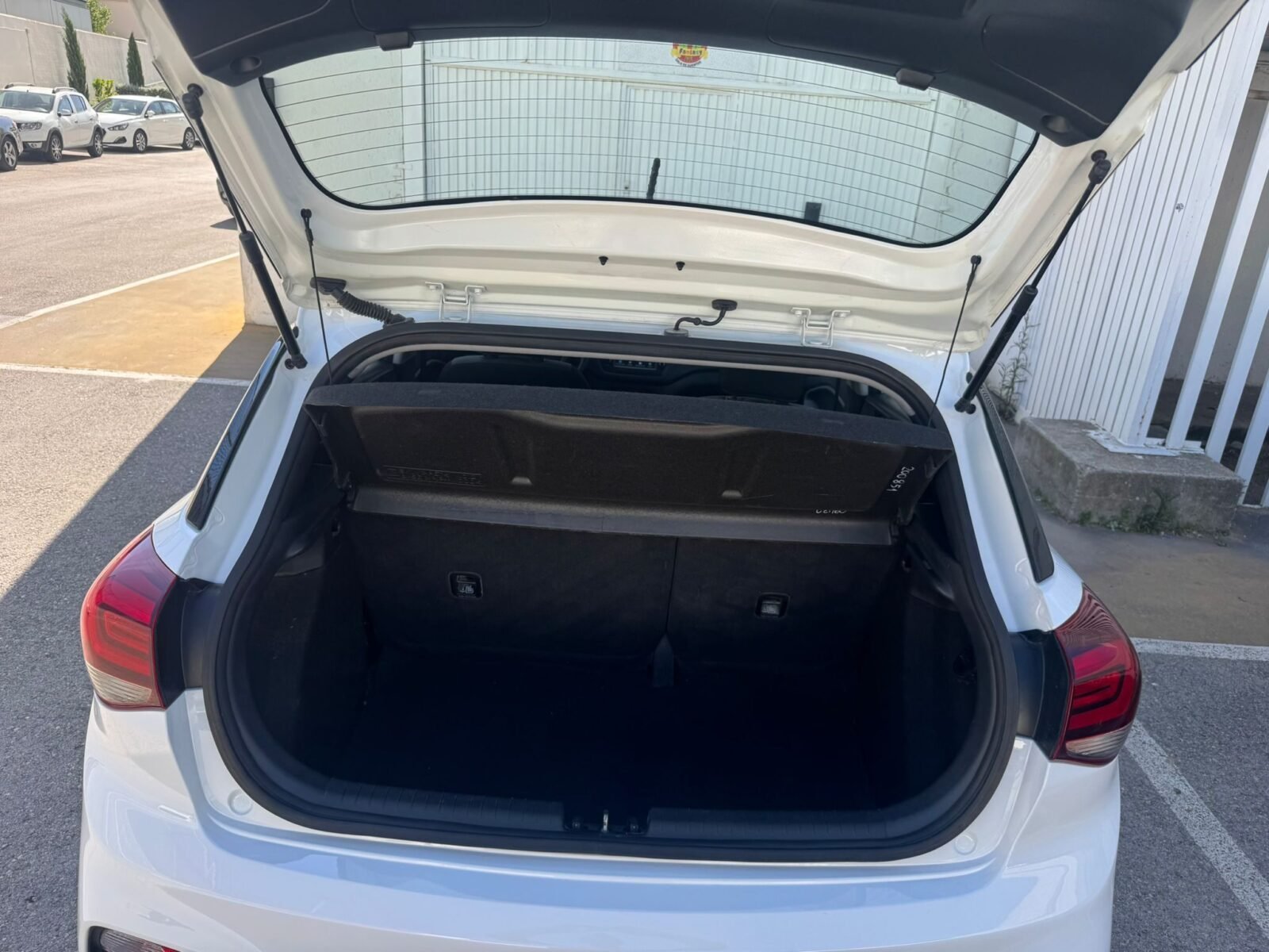 HYUNDAI I20 Essence