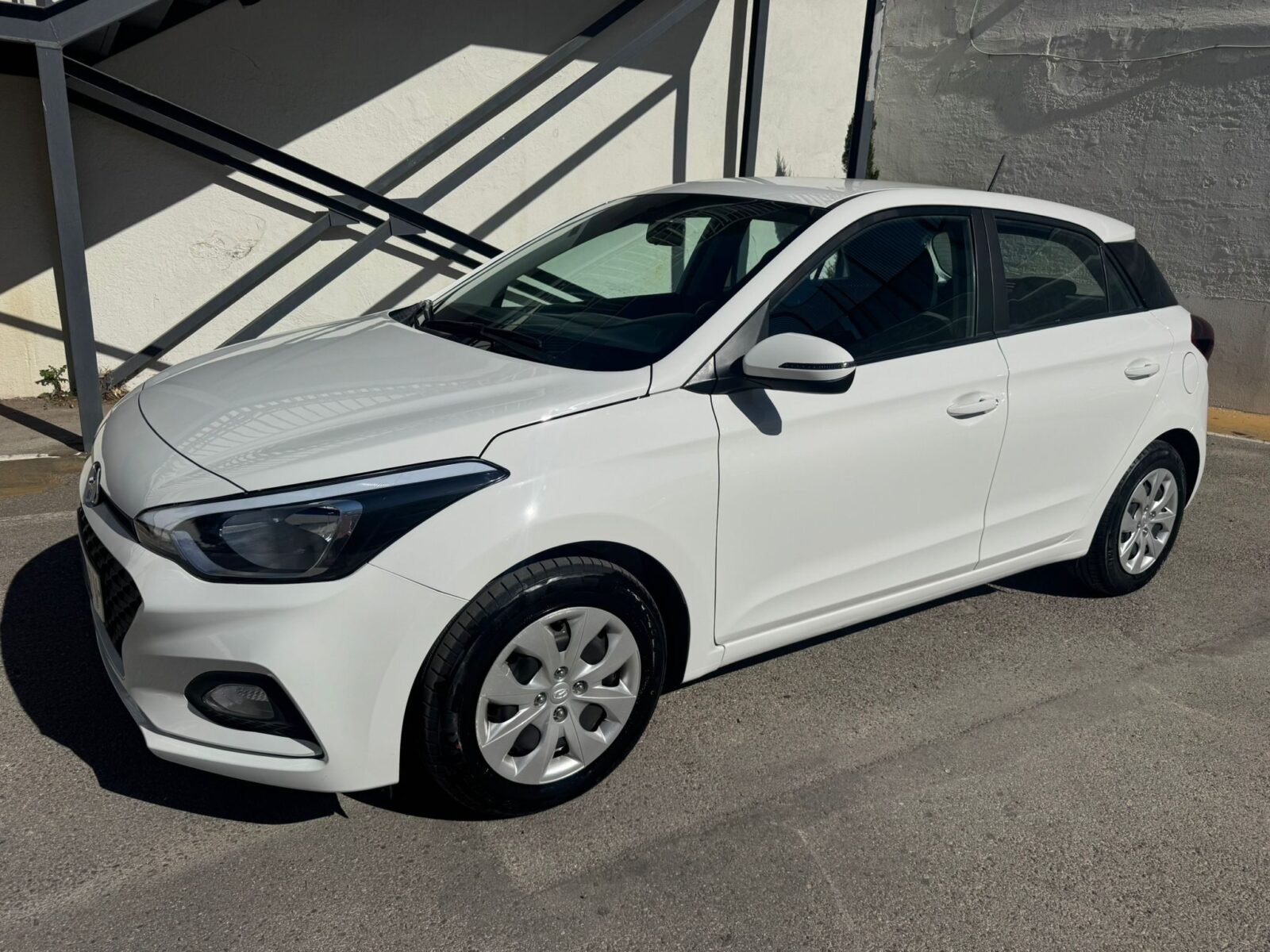 HYUNDAI I20 Essence