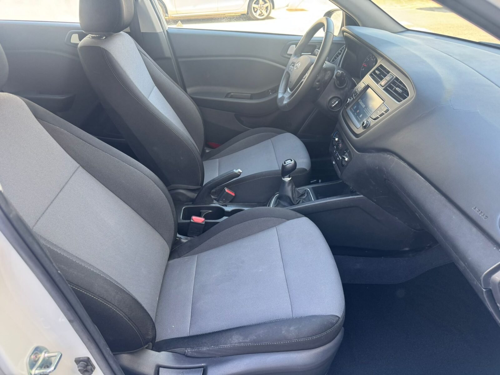 HYUNDAI I20 Essence