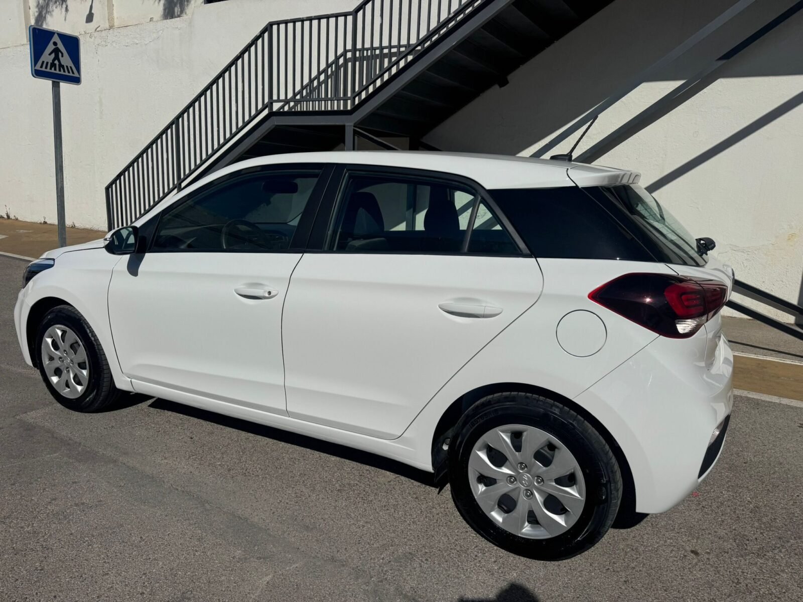 HYUNDAI I20 Essence