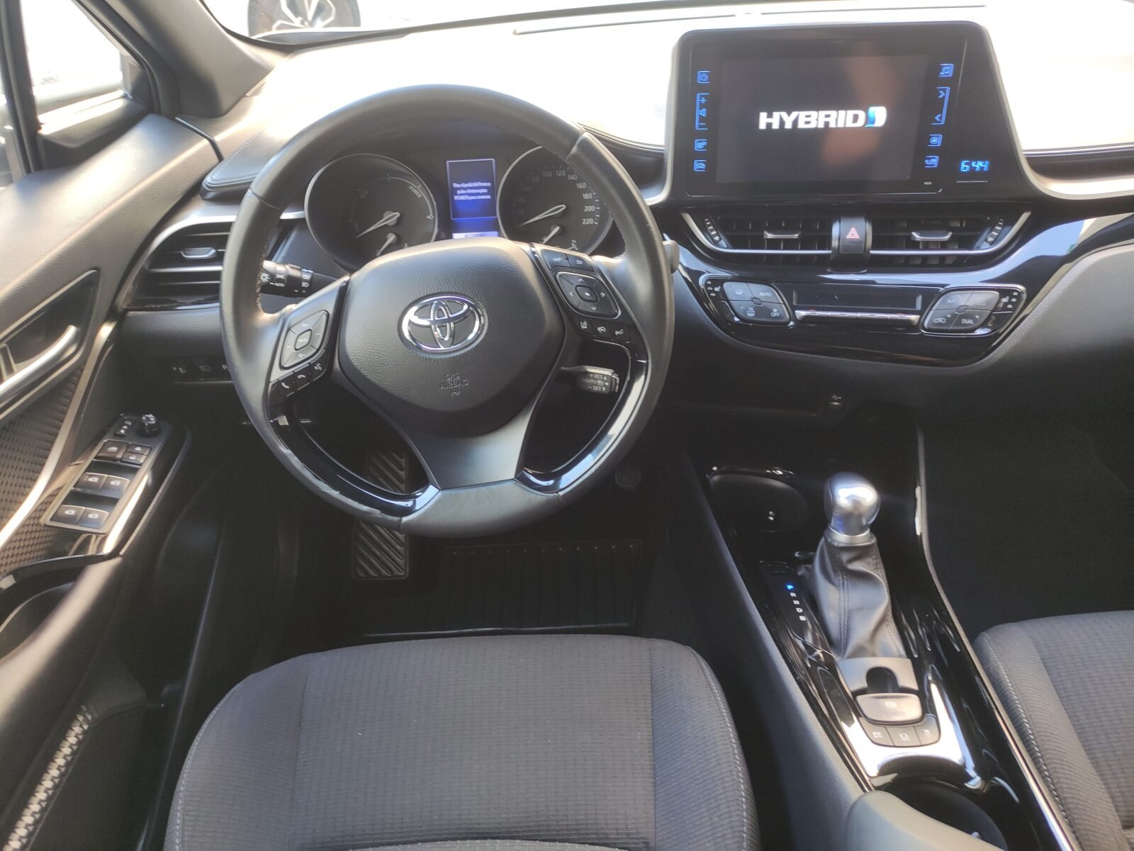 TOYOTA C-HR Advance